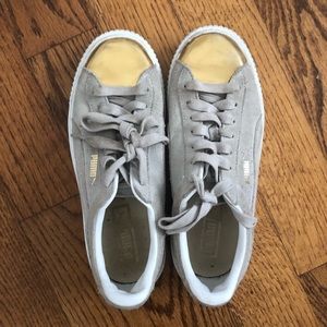 gold toed puma sneakers size 7.5 women